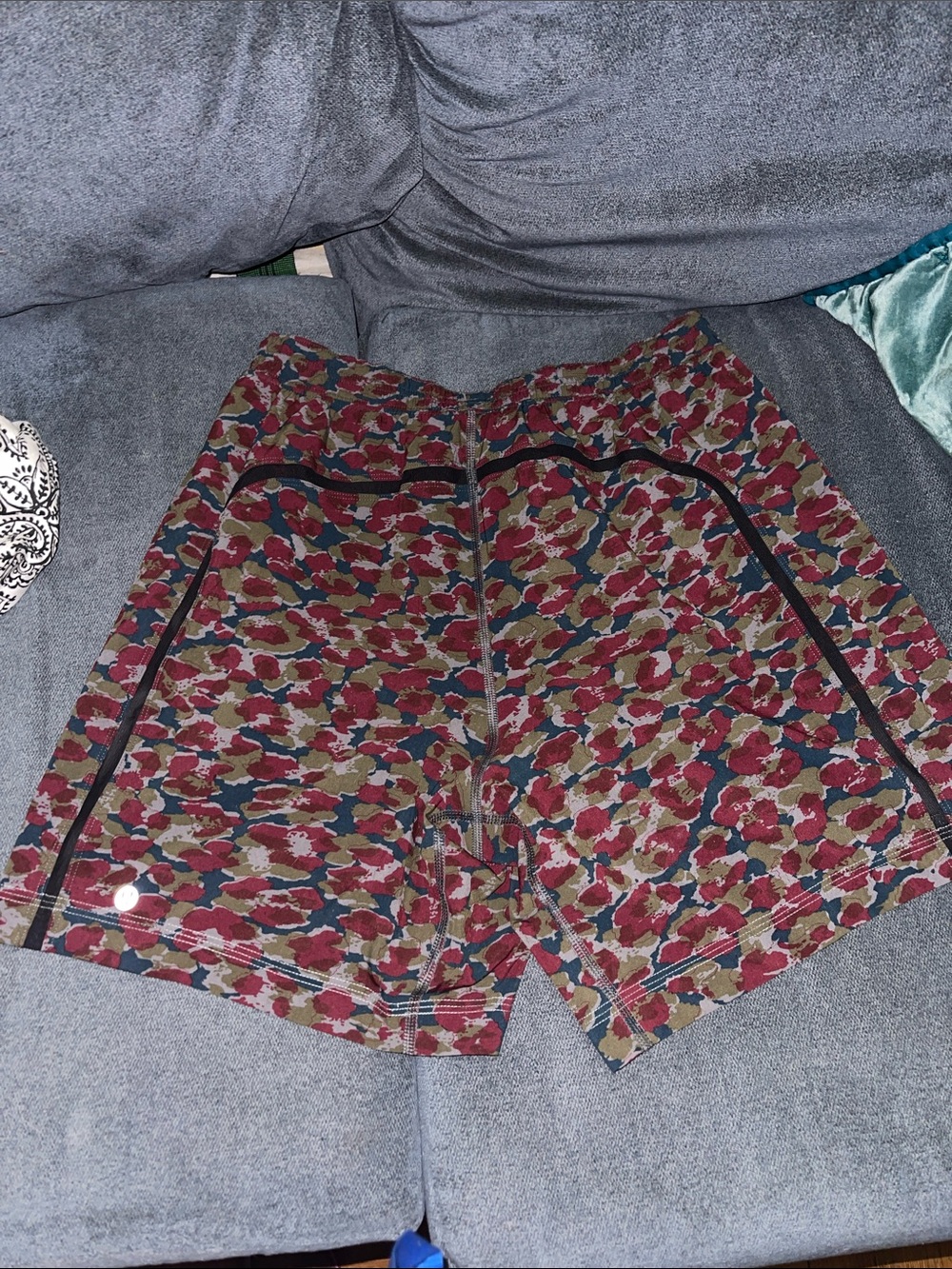 Lululemon Shorts Mens  Multicolor Abstract Pace Breaker 7”Athletic Gym Small - Picture 2 of 8